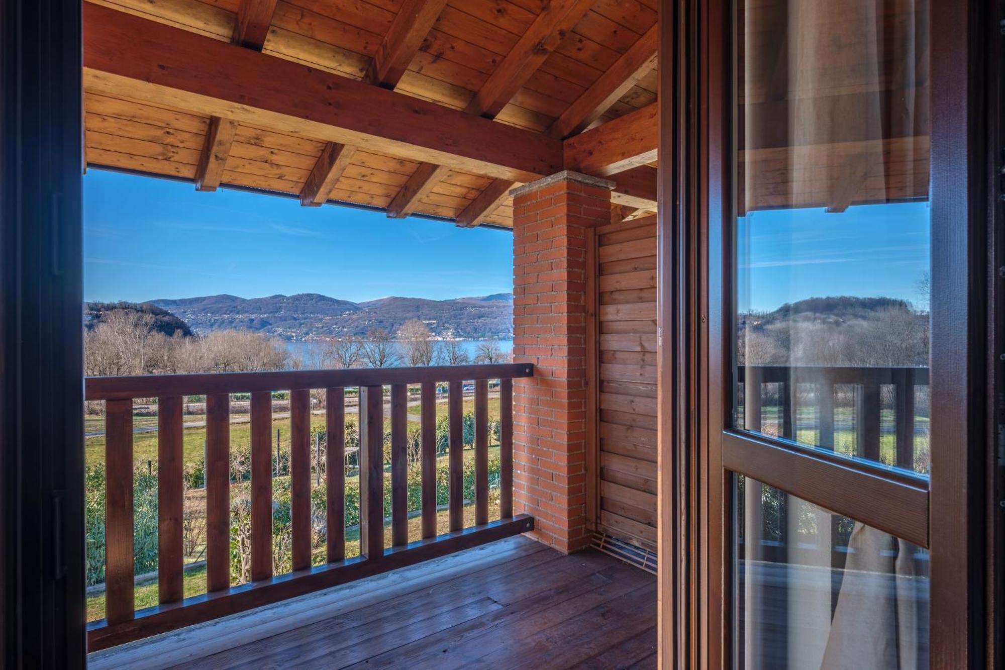 La Luna Nel Lago Lake View Garden - Happy Rentals Ispra Ngoại thất bức ảnh